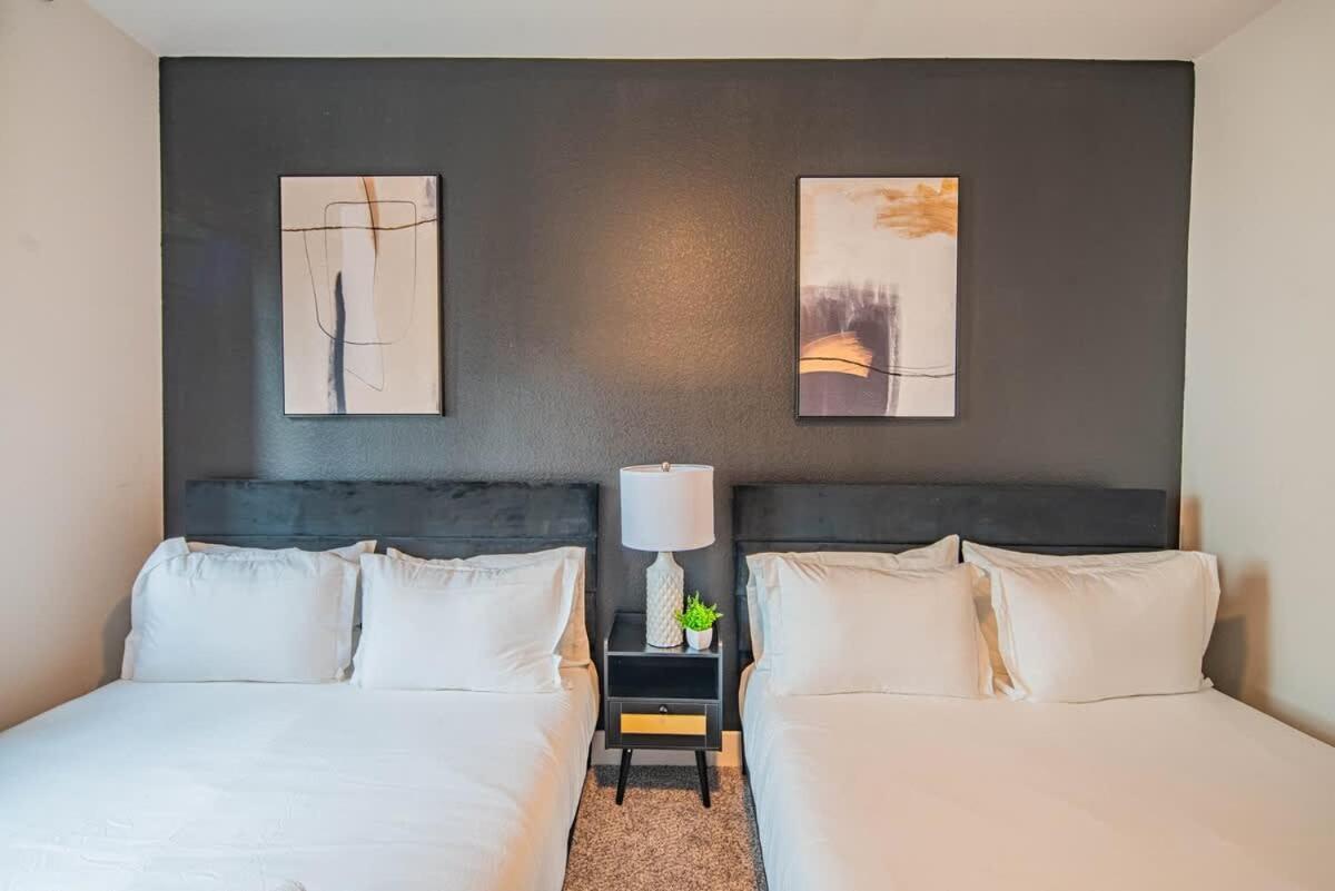 Posh 2br Kierland Commons, Tpc Golf, Pool, Gym, W-d *