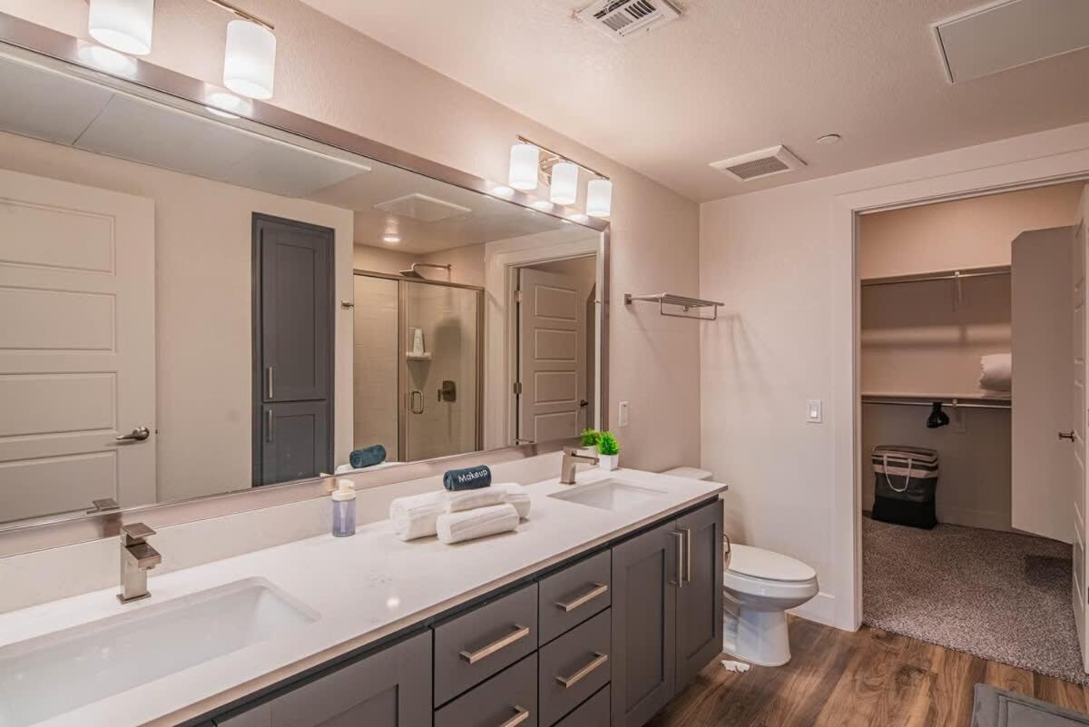 Posh 2br Kierland Commons, Tpc Golf, Pool, Gym, W-d Apartment Scottsdale