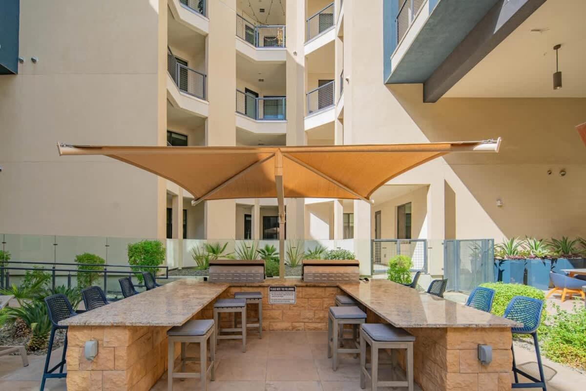 Posh 2br Kierland Commons, Tpc Golf, Pool, Gym, W-d * Scottsdale