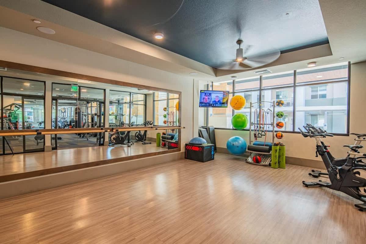 Apartment Posh 2br Kierland Commons, Tpc Golf, Pool, Gym, W-d Scottsdale