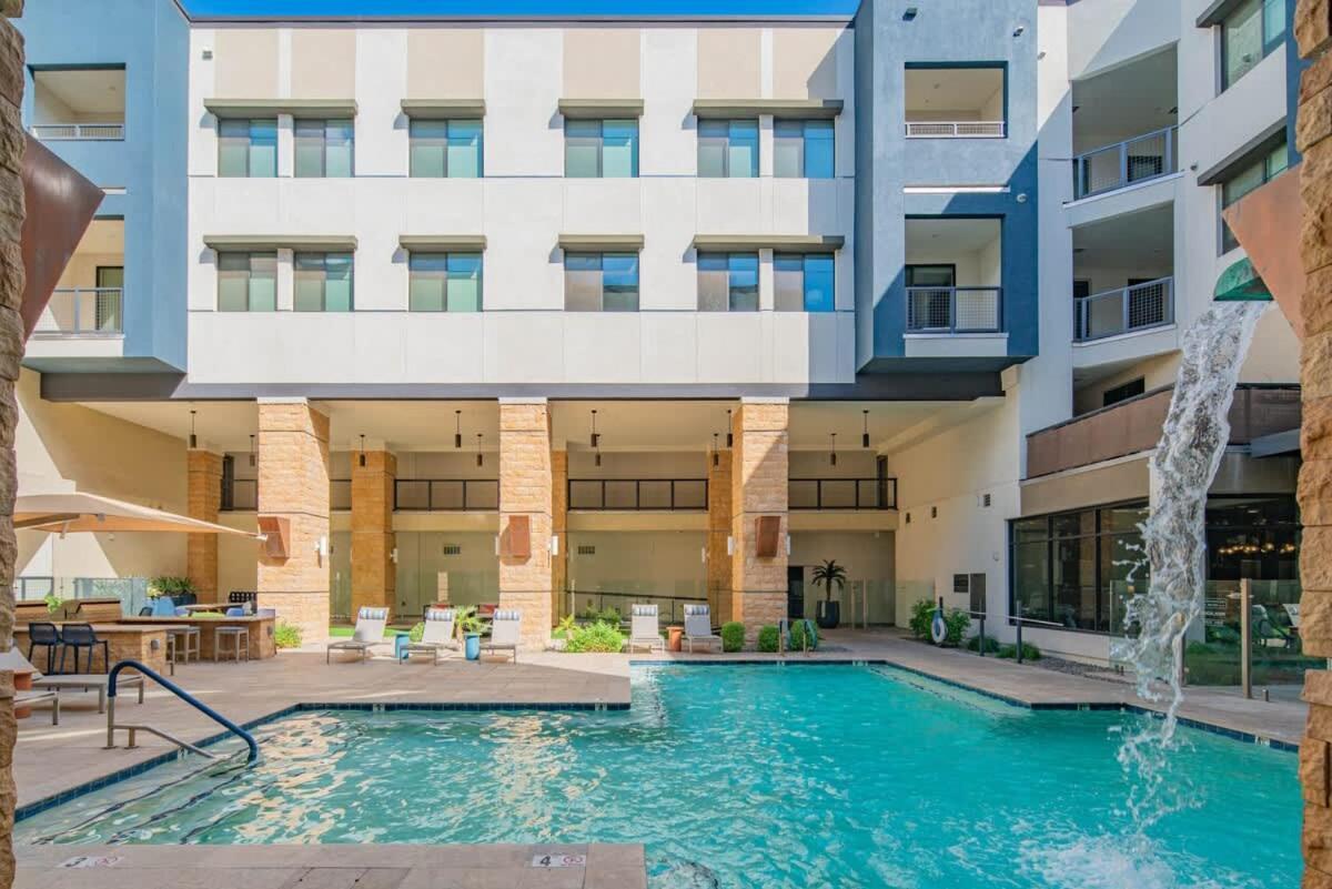 Apartment Posh 2br Kierland Commons, Tpc Golf, Pool, Gym, W-d Scottsdale